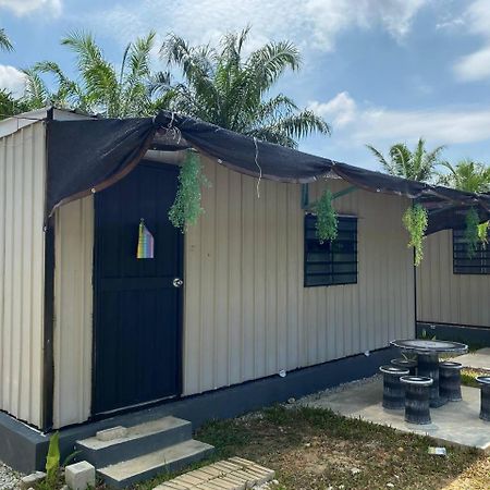 Yn Cabin Tanjung Karang Kültér fotó