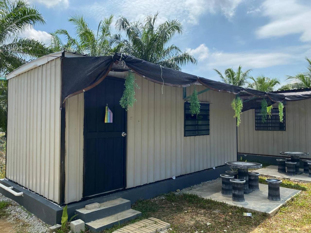 Yn Cabin Tanjung Karang Kültér fotó